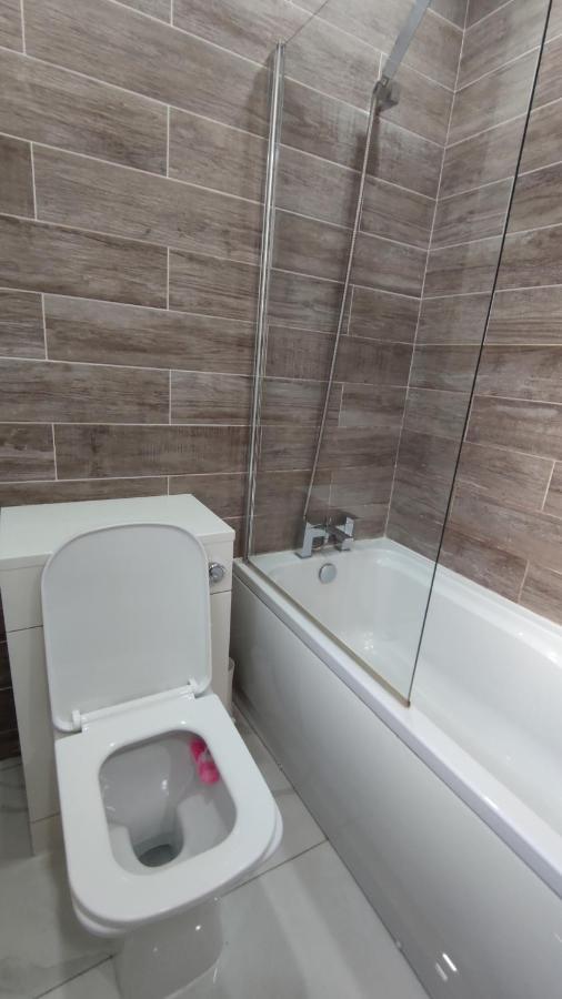 Lovely 2 Bedroom House Worsley Exteriör bild