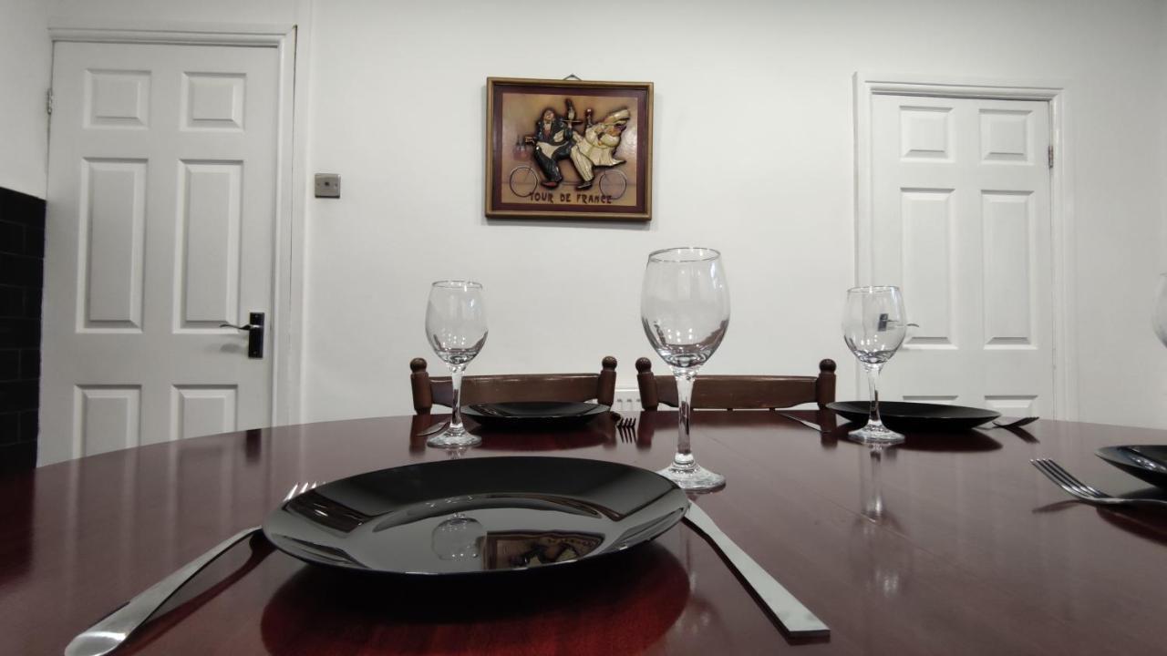 Lovely 2 Bedroom House Worsley Exteriör bild