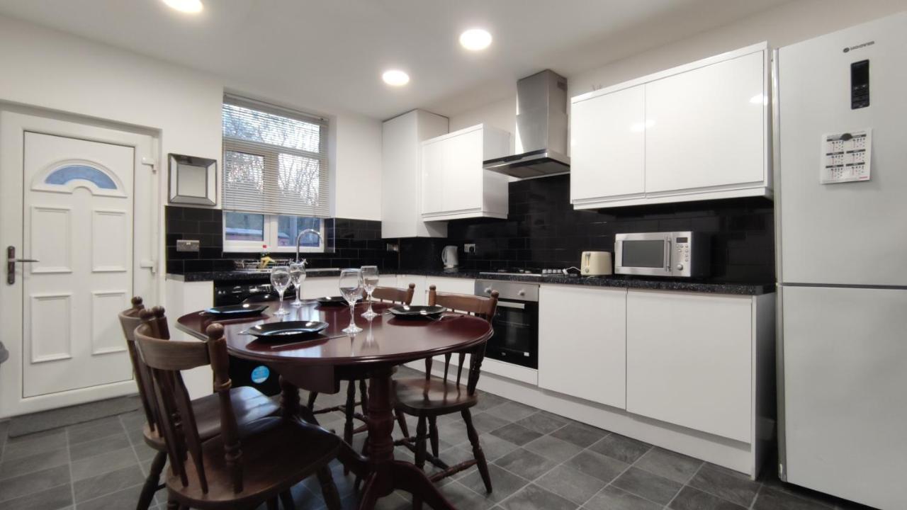 Lovely 2 Bedroom House Worsley Exteriör bild