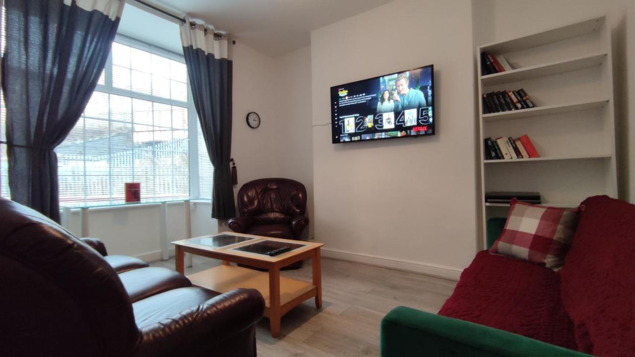 Lovely 2 Bedroom House Worsley Exteriör bild